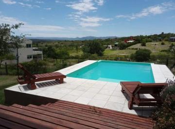 Casa · 215m² · 6 Ambientes · 2 Cocheras · Venta Casa 4 Dor Mas Lote en Keoken Tanti