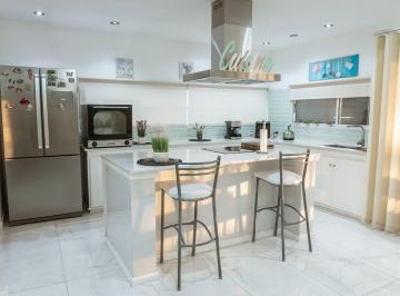 Casa · 182m² · 4 Ambientes · 2 Cocheras · Casa en Venta Lagos de San Eliseo Canning