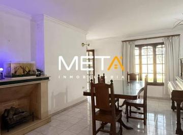 Casa · 250m² · 10 Ambientes · 2 Cocheras · Casa en Venta Pringles 200 Yerba Buena