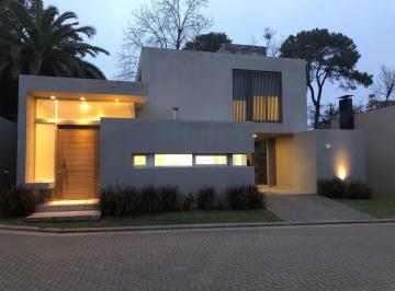 Casa · 180m² · 6 Ambientes · 2 Cocheras · Alquiler 3 Dorm. - Complejo Amalfi - Av Universitaria 142 - Villa Allende Golf.