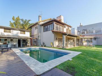 Casa · 360m² · 5 Ambientes · 3 Cocheras · Casa de Estilo Único, Emplazada en 660 m Totales, 380 m Cubiertos, 6 Ambientes, Gran Parque, P