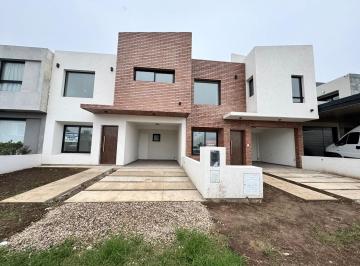 Casa · 142m² · 4 Ambientes · Duplex en Venta Colinas de Manantiales