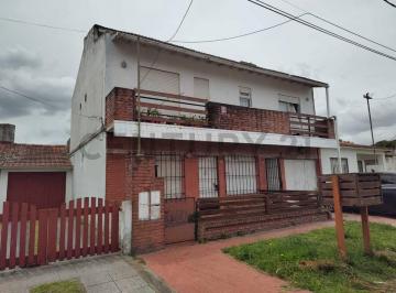 Casa · 95m² · 7 Ambientes · 1 Cochera · Venta de Casa Mas 2 Departamentos Entradas Independientes Alfar