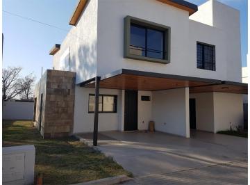 Casa · 150m² · 3 Dormitorios · 1 Cochera · 3 Dorm Housing El Molino - a m de Recta Martinolli!