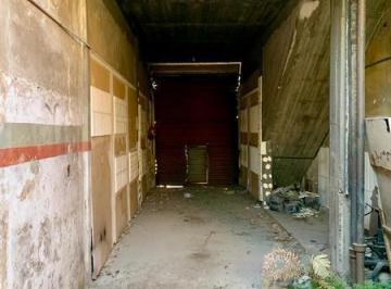 Bodega-Galpón · 132m² · 1 Cochera · Galpón en Lomas del Mirador