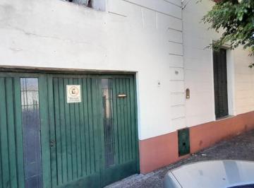 Casa · 80m² · 3 Ambientes · 1 Cochera · Casa en Tablada