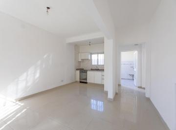 Casa · 55m² · 3 Ambientes · Venta Casa 2 Dorm. y Patio en Barrio Parque