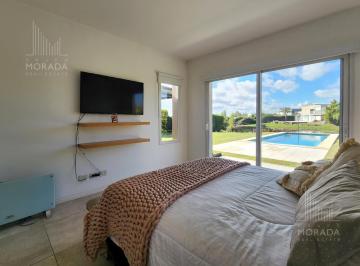 Casa · 230m² · 5 Ambientes · 2 Cocheras · Venta Casa de 5 Ambientes a La Laguna San Benito