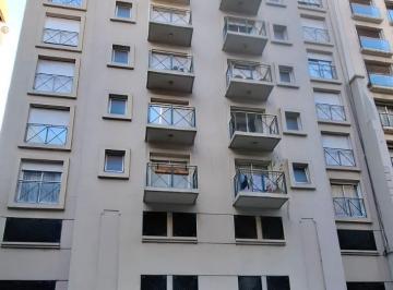 Departamento de 2 ambientes, Recoleta · Recoleta: Excelente Depto de 2 Amb - con Cochera. Muy Luminoso.