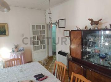 Casa · 176m² · 3 Ambientes · 1 Cochera · Casa en Venta Barrio Bancario
