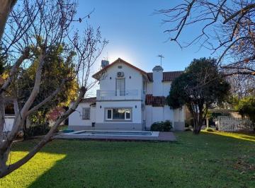 Casa · 270m² · 7 Ambientes · 2 Cocheras · Casa en Venta Ubicado en Turdera, Lomas de Zamora, G. B. a. Zona Sur