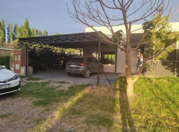 Casa · 280m² · 8 Ambientes · Alquiler Casa 4 Dorm., Plottier, Neuquen