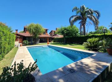 Casa · 256m² · 6 Ambientes · 6 Cocheras · Casa en Alquiler en Los Lagartos Country Club, Pilar