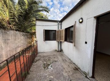 PH · 50m² · 3 Ambientes · PH en Alquiler - 2 Dorm. 1 Baño - San Carlos