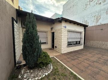 Casa · 123m² · 4 Ambientes · 1 Cochera · Casa en Venta en Moron Sur - Ideal Emprendimiento