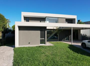 Casa · 194m² · 5 Ambientes · Venta, Casa, Barrio El Atardecer, Haras Santa Maria, Estrenar, Piscina, Golf, Futbol, Tenis