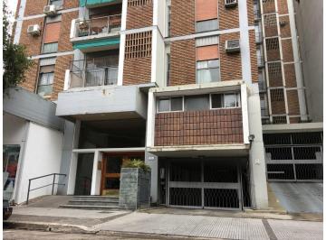 Departamento · 72m² · 4 Ambientes · 1 Cochera · Comodo Dpto 4 Ambientes con Cochera a m de Av Santa Fe