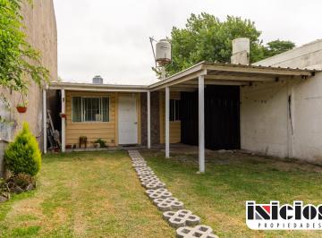 Casa de 2 ambientes, Mar de Ajó · Casa con Comodidad y Excelente Ubicación - C920