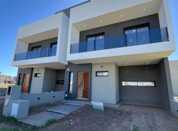 Casa de 6 ambientes, Córdoba · Vendo Triplex de 3 Dorm en Rincones de Manantiales