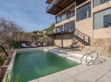 Casa · 364m² · 9 Ambientes · 2 Cocheras · Venta Casa Categoria, Carlos Paz, La Cuesta. Apto Credito