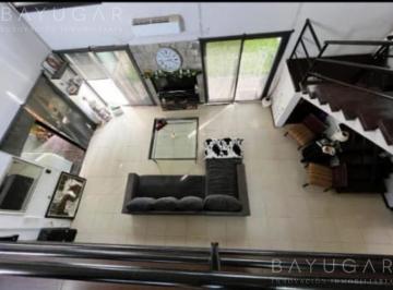 Casa · 215m² · 5 Ambientes · 3 Cocheras · Venta - Casa en Barrio Privado El Mirasol - Pilar