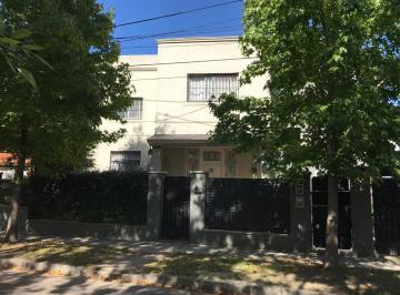 Casa · 280m² · 8 Ambientes · 1 Cochera · Casa en Venta en Tigre Actualizada con 2 Unidades Tipo PH