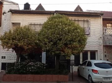 PH · 76m² · 3 Ambientes · PH en Primer Piso y Segundo Piso en Lomas del Mirador