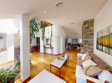Casa · 382m² · 8 Ambientes · 4 Cocheras · Alquiler Casa 8 Amb. con Jardin Lomas de Nuñez.