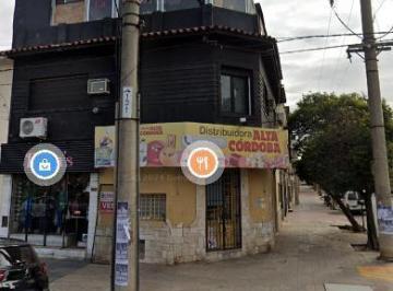 Local comercial · 318m² · 5 Ambientes · Propiedad en Jose Urquiza Esquina Sarachaga de Tres Pisos
