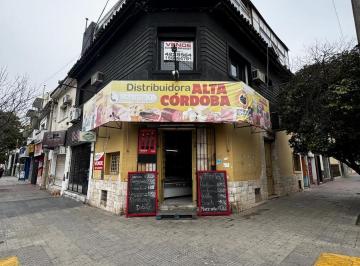 Local comercial · 318m² · 5 Ambientes · Propiedad en Jose Urquiza Esquina Sarachaga de Tres Pisos