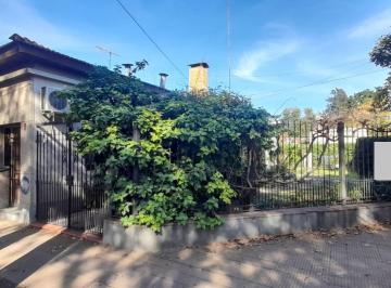 Campo · 90m² · 2 Dormitorios · 4 Cocheras · Excelente Propiedad Sobre Dos Terrenos en Venta. Ituzaingo Norte