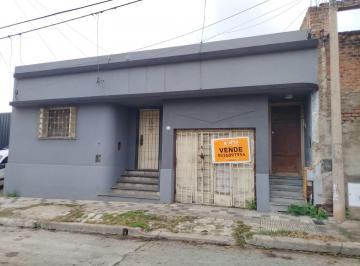 Casa · 100m² · 4 Ambientes · 1 Cochera · Venta Dos Casas en Una (Ideal Inversión) - B° San Martín, Córdoba