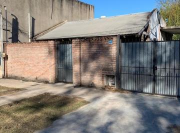 Casa · 65m² · 3 Ambientes · 1 Cochera · Venta Casa 3 Amb. C/jardin - Benavidez