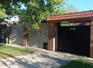 Casa · 198m² · 6 Ambientes · Casa de 3 Dorm. en Venta en La Plata