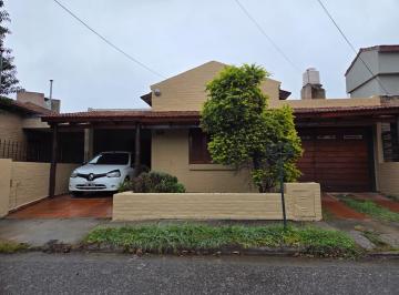 Casa · 120m² · 5 Ambientes · 2 Cocheras · Casa 3 Dorm. Apto Crédito en Los Boulevares