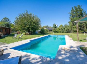 Casa · 115m² · 4 Ambientes · Venta Casa Quinta 4 Ambientes con Pileta Quincho