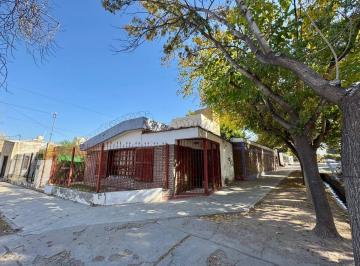 Casa · 183m² · 6 Ambientes · 1 Cochera · Casa en Venta 5 Dorm. Las Heras Mendoza