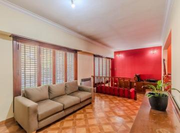 PH · 210m² · 5 Ambientes · 1 Cochera · Venta de PH Tipo Casa con Entrada Independiente de 3 Amb y Dpto 3 Amb C/patio y Balcon en Banfield