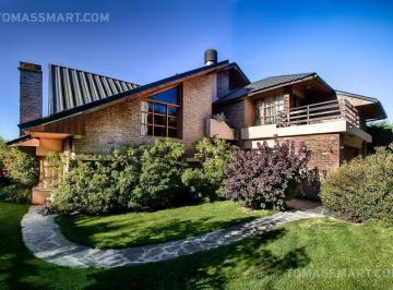 Casa · 382m² · 6 Ambientes · 2 Cocheras · Casa en Melipal, con 5 Dorm.. Vista Al Lago.