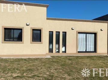 Casa · 147m² · 4 Ambientes · Venta Casa 4 Ambientes en Barrio Santa Juana Canning - Ezeiza