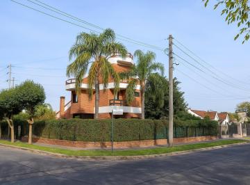 Casa · 600m² · 5 Dormitorios · Gran Oportunidad! Casa Quinta en Castelar