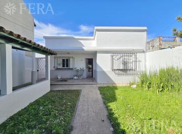 Casa · 100m² · 5 Ambientes · 1 Cochera · Venta de Casa 5 Ambientes con Cochera en Wilde
