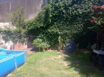 Departamento de 2 ambientes, Ciudad de Santa Fe · Departamento con Patio a 4 Cuadras Boulevard Galvez! Oportunidad!
