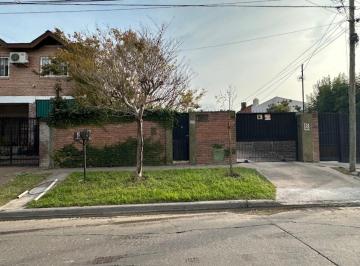 Casa · 145m² · 4 Ambientes · 6 Cocheras · Casa a La Venta en Don Torcuato