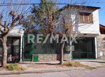 Casa · 172m² · 6 Ambientes · Venta Casa + Local Neuquen