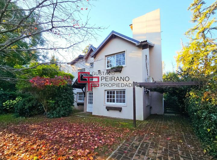Casa · 180m² · 4 Ambientes · 1 Cochera
