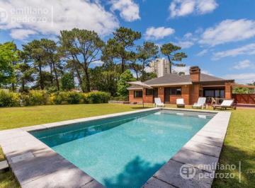 Casa · 352m² · 6 Ambientes · 2 Cocheras · Casa - Venta - Alquiler - Punta del Este