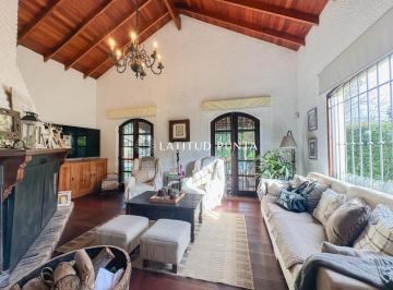 Foto1 · Casa en Pinares, 3 Dorm. Más Dependencia