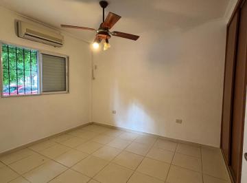 Departamento de 4 ambientes, Ciudad de Santa Fe · San Jeronimo E Iturraspe. Todo Planta Baja.