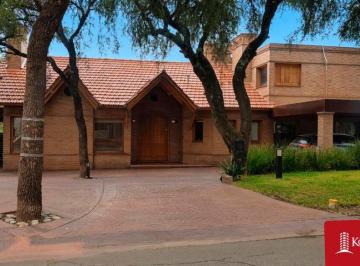 Casa 1600m² Venta Lomas de los Carolinos · Lomas de Los Carolinos - Venta Casa 4 Dorm.